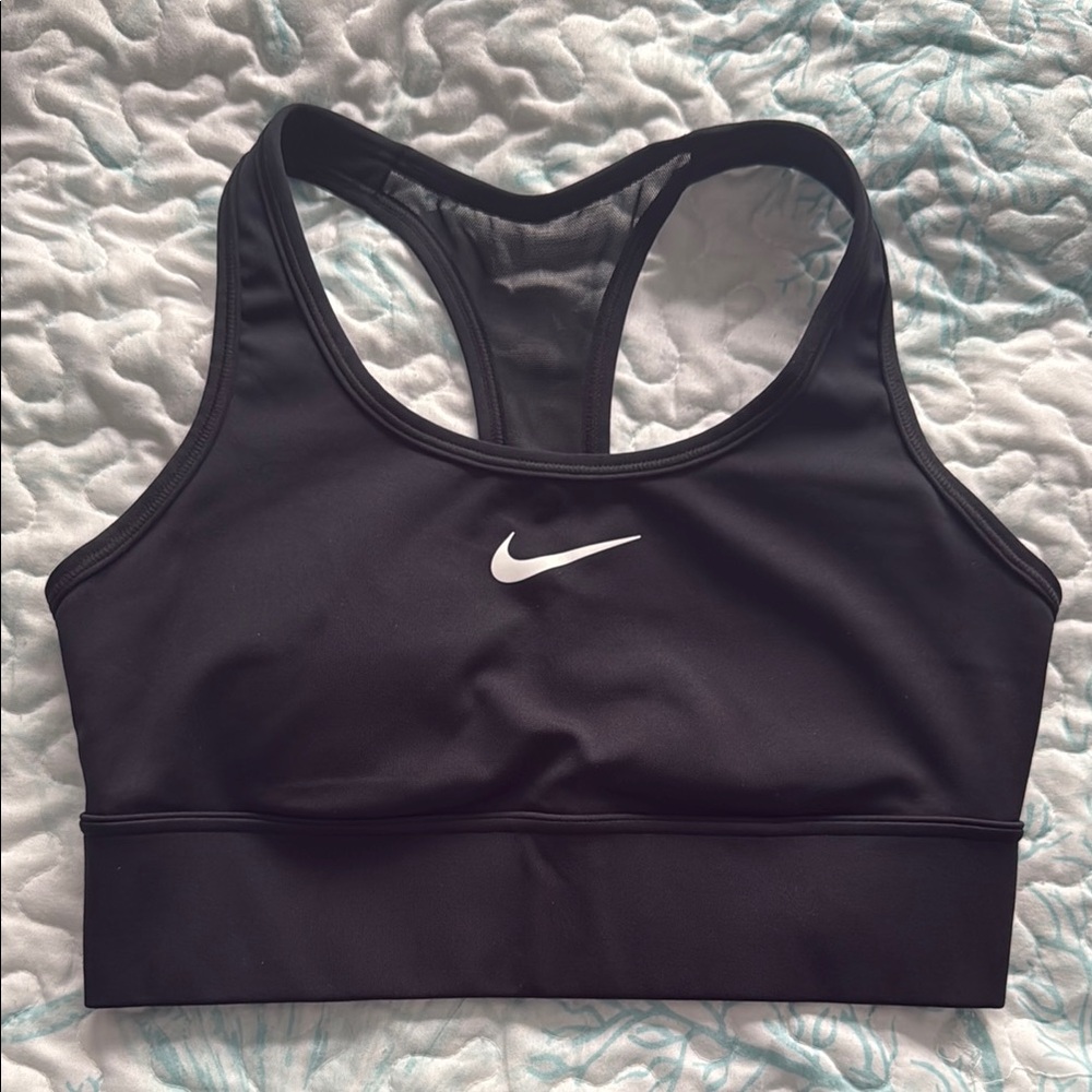 Nike Longline Black Medium-Impact Sports Bra with Mesh Racerback